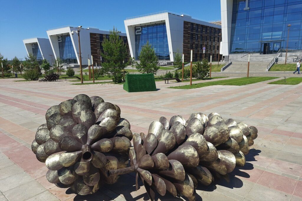 Скульптуры на улицах